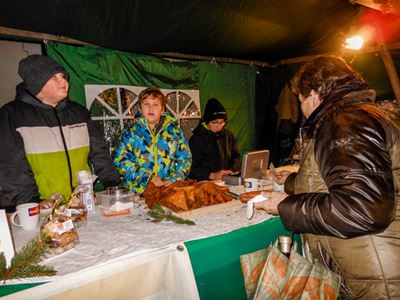 Y4U-Jugendforum_Adventmarkt-Ranshofen_2016_3