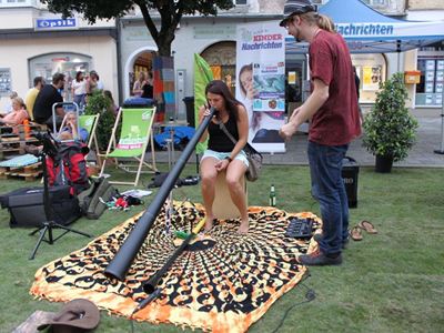 Steffi übt sich in Digeridoo