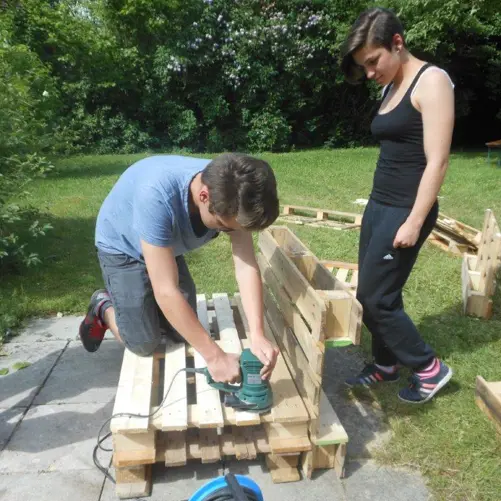 Paletten-Möbelbau-Projekt - Bild 1